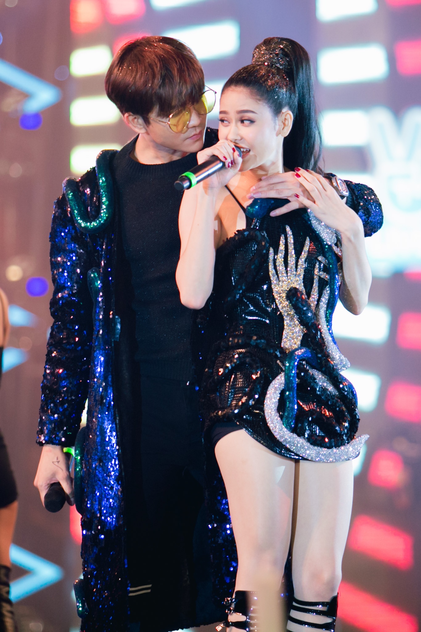 Noo Phuoc Thinh,  Toc Tien toa sang trong dem nhac anh 6