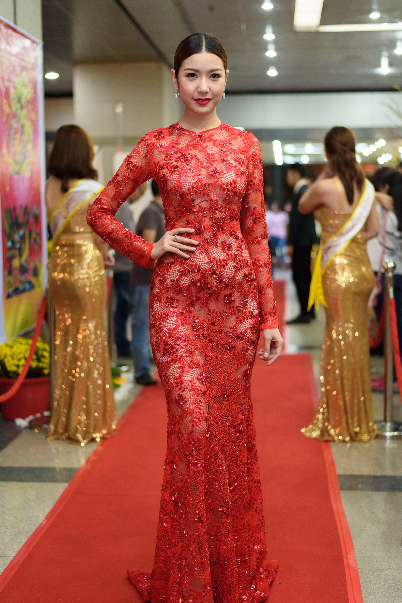Sao dự thảm đỏ giải Mai Vàng ảnh 14 Sao du tham do giai Mai Vang anh 14