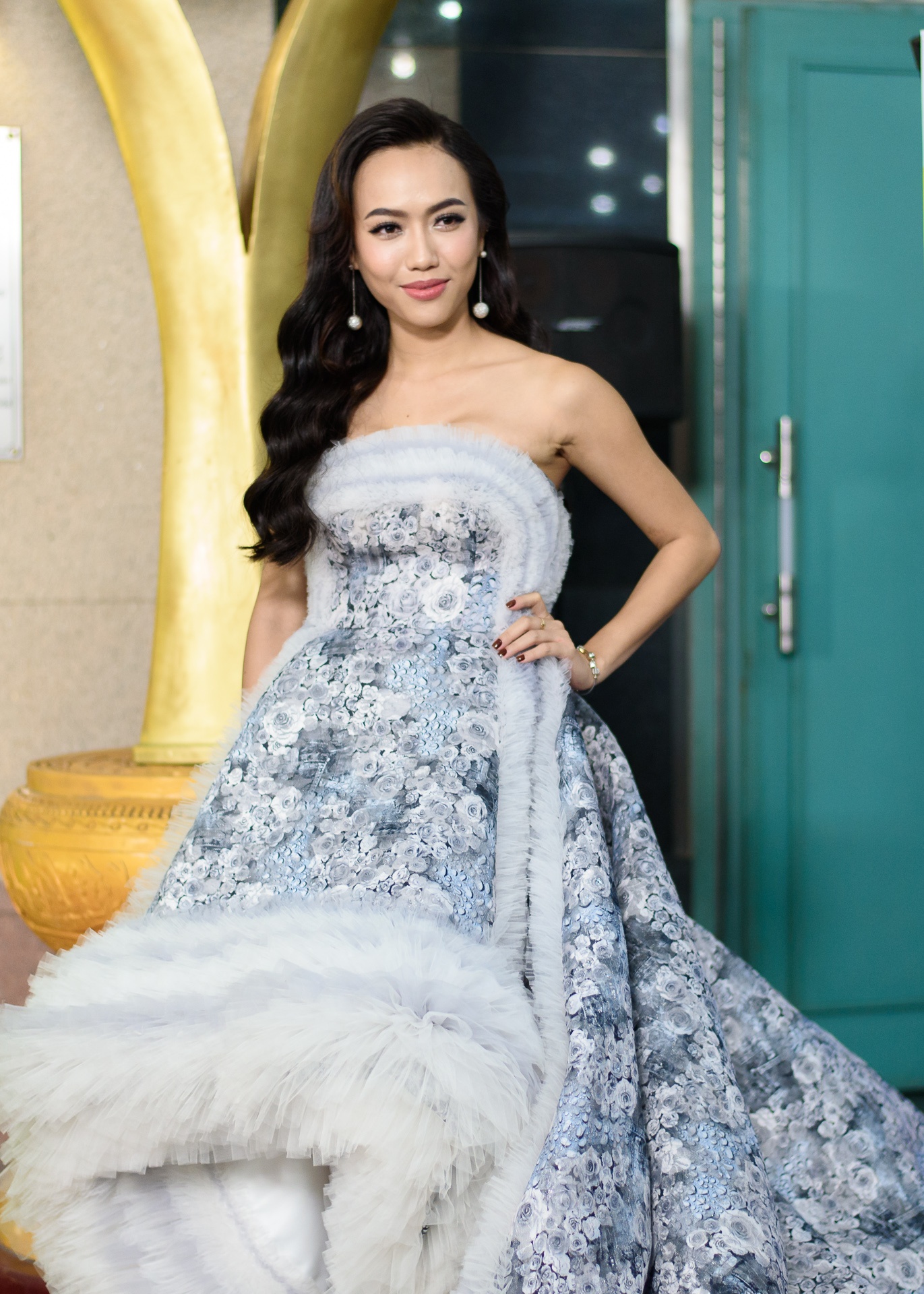 Sao dự thảm đỏ giải Mai Vàng ảnh 12 Sao du tham do giai Mai Vang anh 12