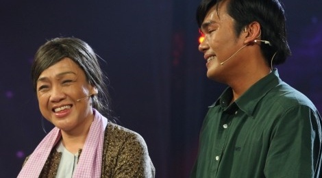 NSUT Phuong Hong Thuy bat khoc khi nho me nuoi Ut Bach Lan hinh anh