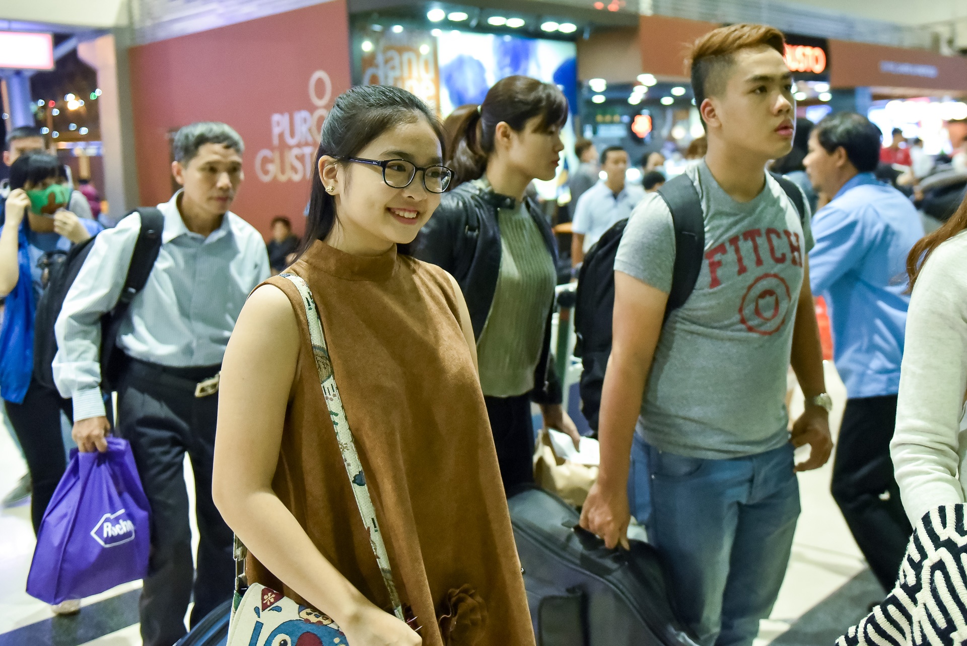 Thien Nhan ve que luc 4h sang de tranh ket xe anh 7