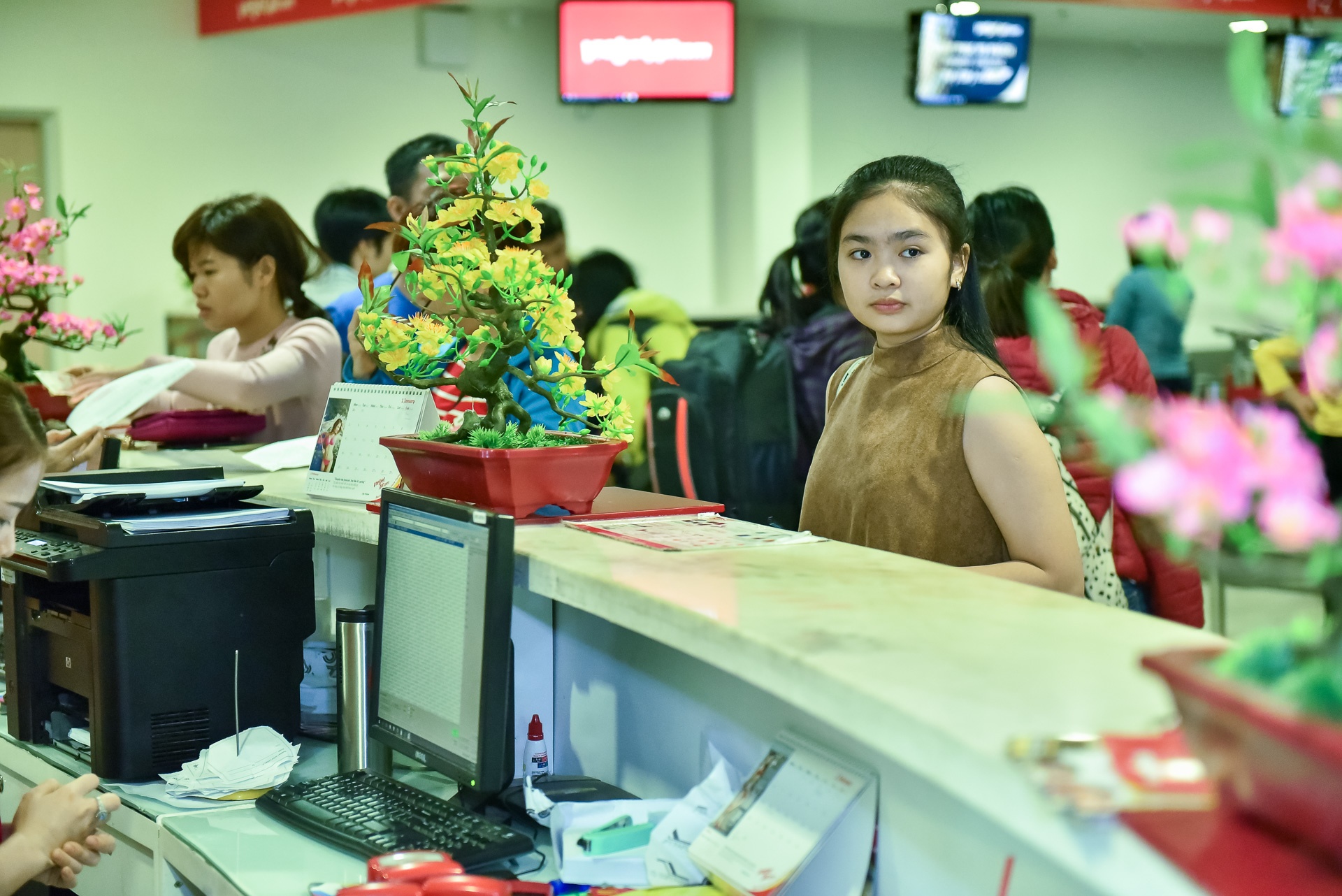 Thien Nhan ve que luc 4h sang de tranh ket xe anh 3