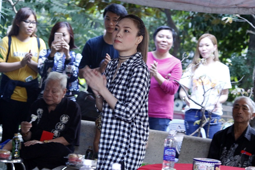 Mỹ Tâm đến thăm chúc tết Viện Dưỡng lão Nghệ sĩ ảnh 7 My Tam den tham chuc tet Vien Duong lao Nghe si anh 7