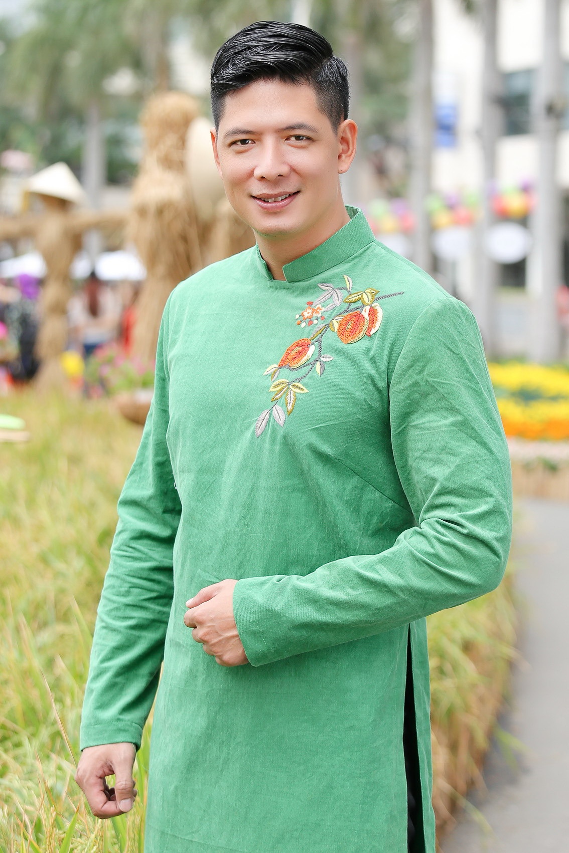 Bình Minh cùng gia đình đầm ấm xuống phố xuân cùng 2 công chúa ảnh 4 Binh Minh cung gia dinh dam am xuong pho xuan cung 2 cong chua anh 4