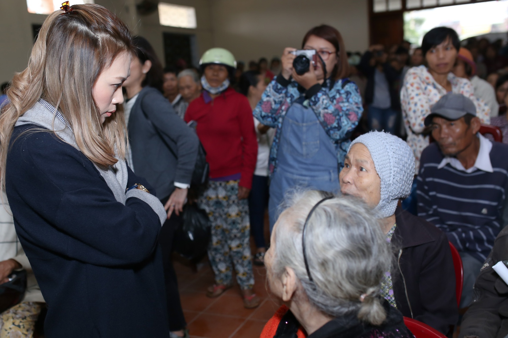 My Tam trao qua Tet cho ba con ngheo Quang Nam anh 1