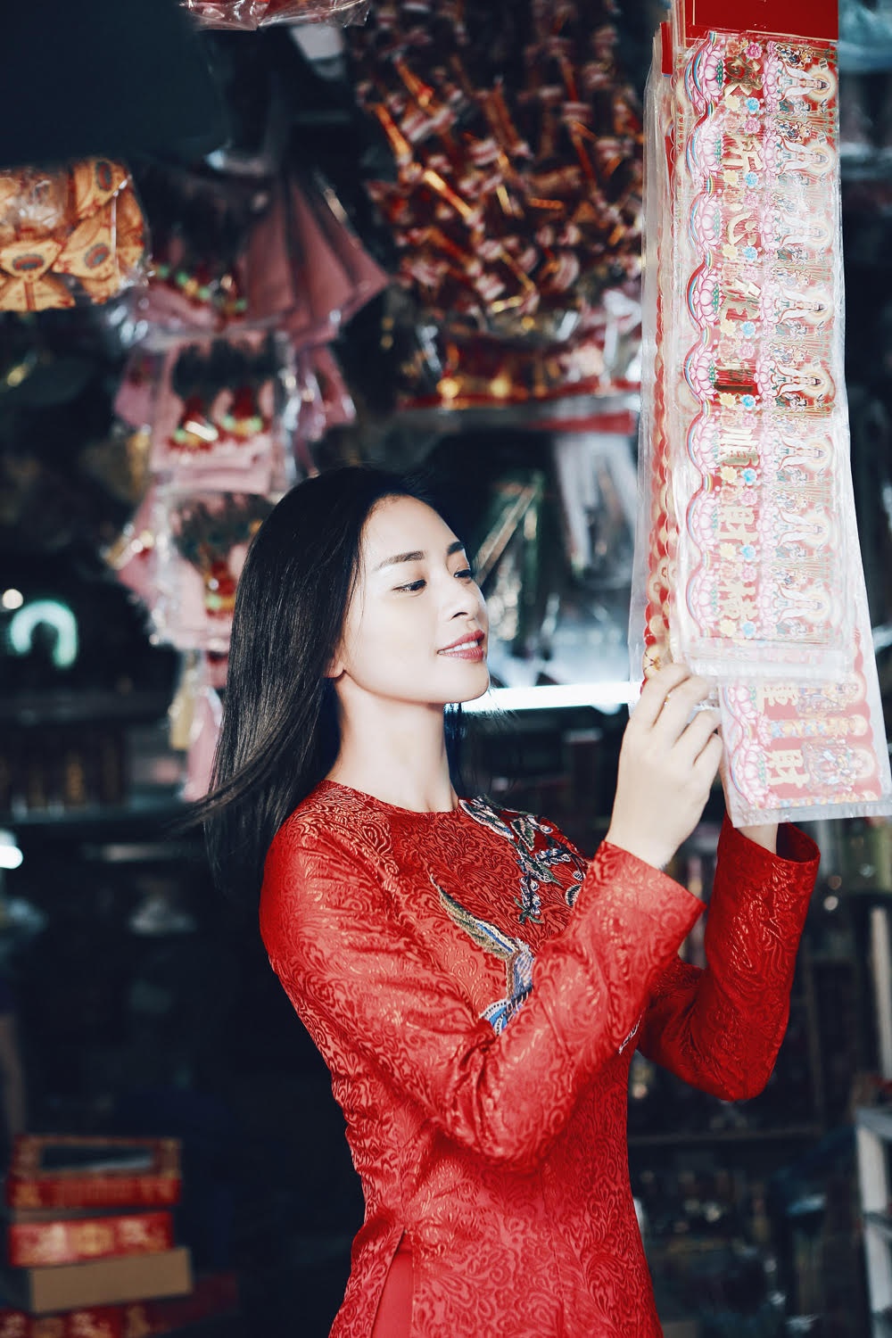 Ngo Thanh Van hut hon trong trang phuc ao dai truyen thong anh 6