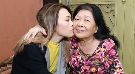 My Tam hanh phuc don Tet ben ba me o Da Nang hinh anh