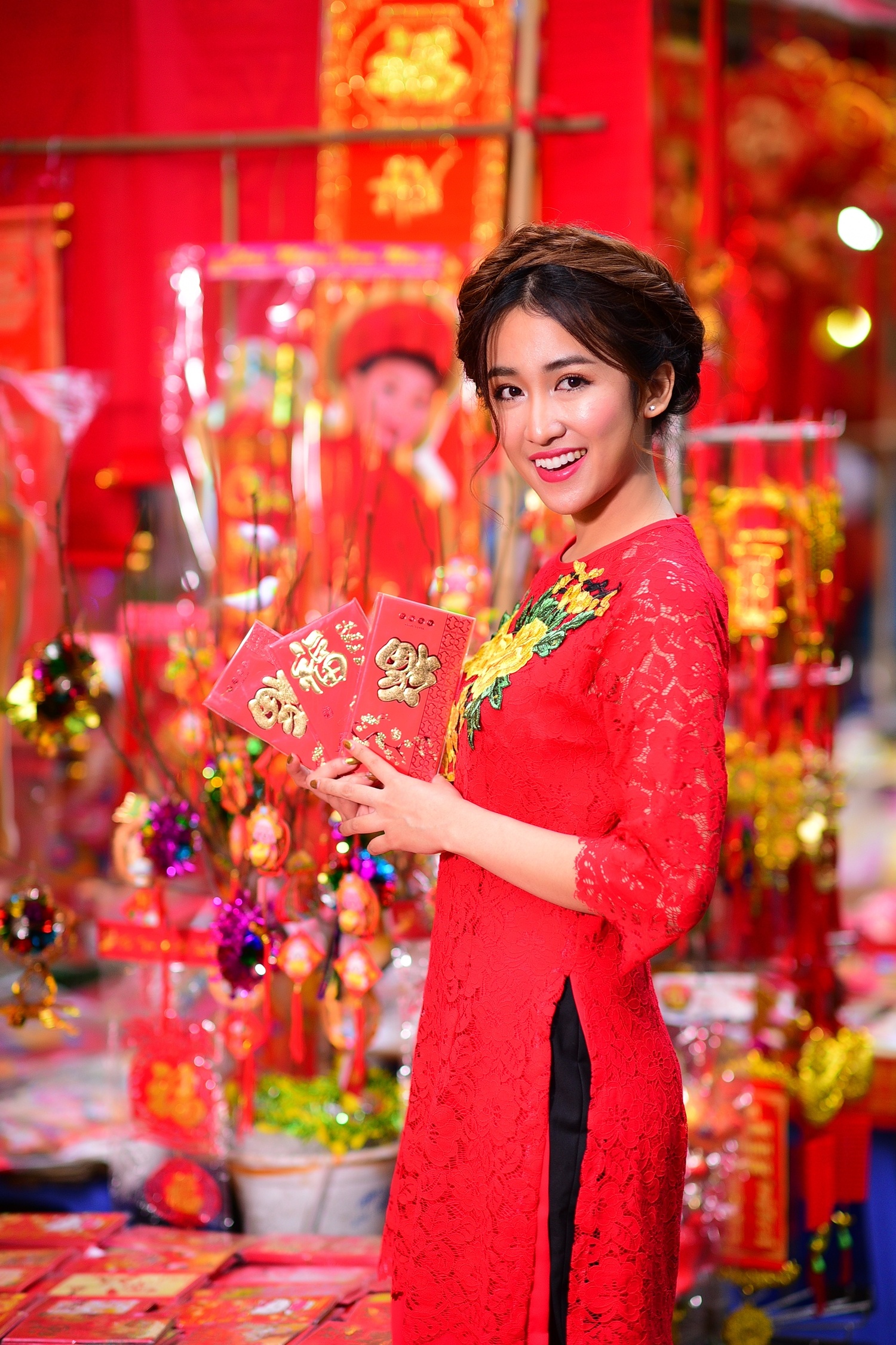 DJ Trang Moon lot xac nu tinh voi ao dai anh 8