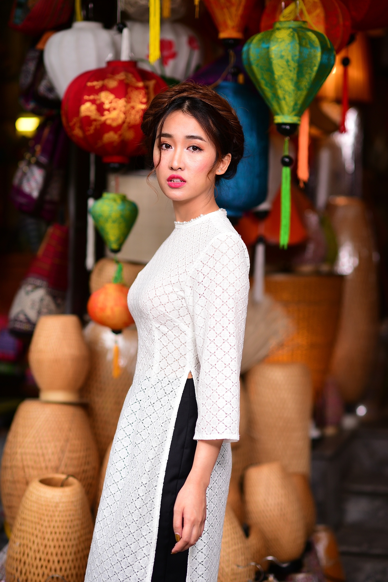 DJ Trang Moon lot xac nu tinh voi ao dai anh 4