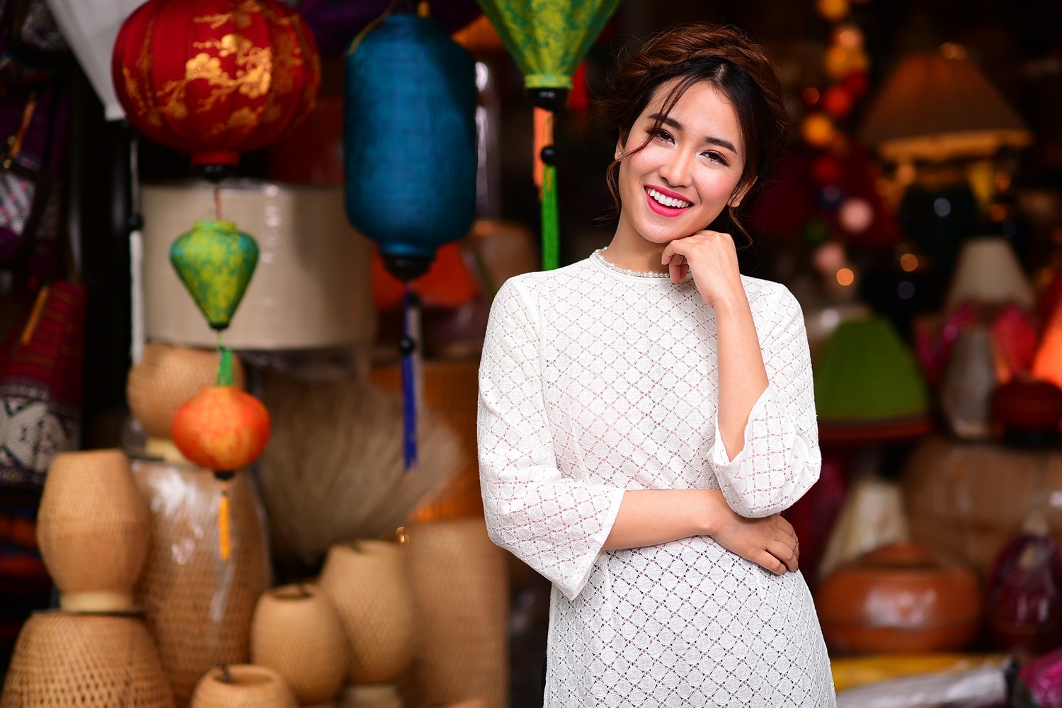 DJ Trang Moon lot xac nu tinh voi ao dai anh 3