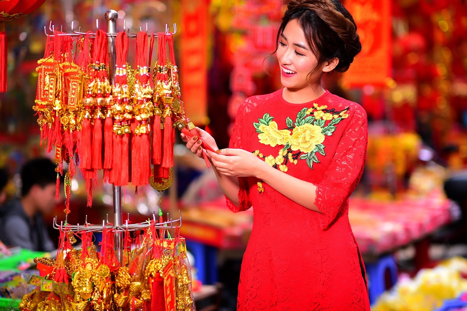 DJ Trang Moon lot xac nu tinh voi ao dai anh 6