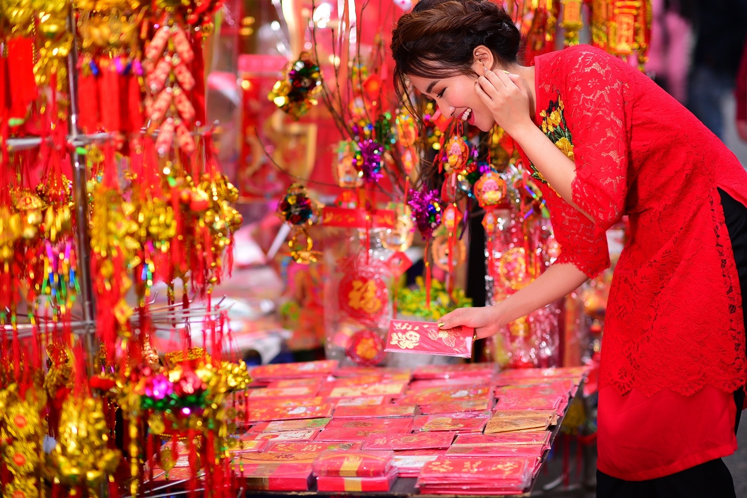 DJ Trang Moon lot xac nu tinh voi ao dai anh 7