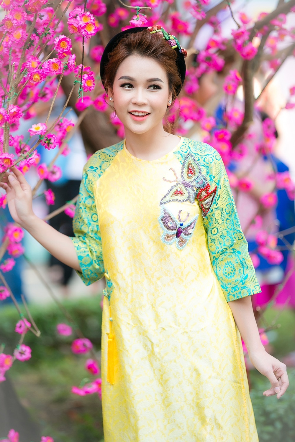 Sam dịu dàng xuống phố ngày xuân ảnh 1 Sam diu dang xuong pho ngay xuan anh 1