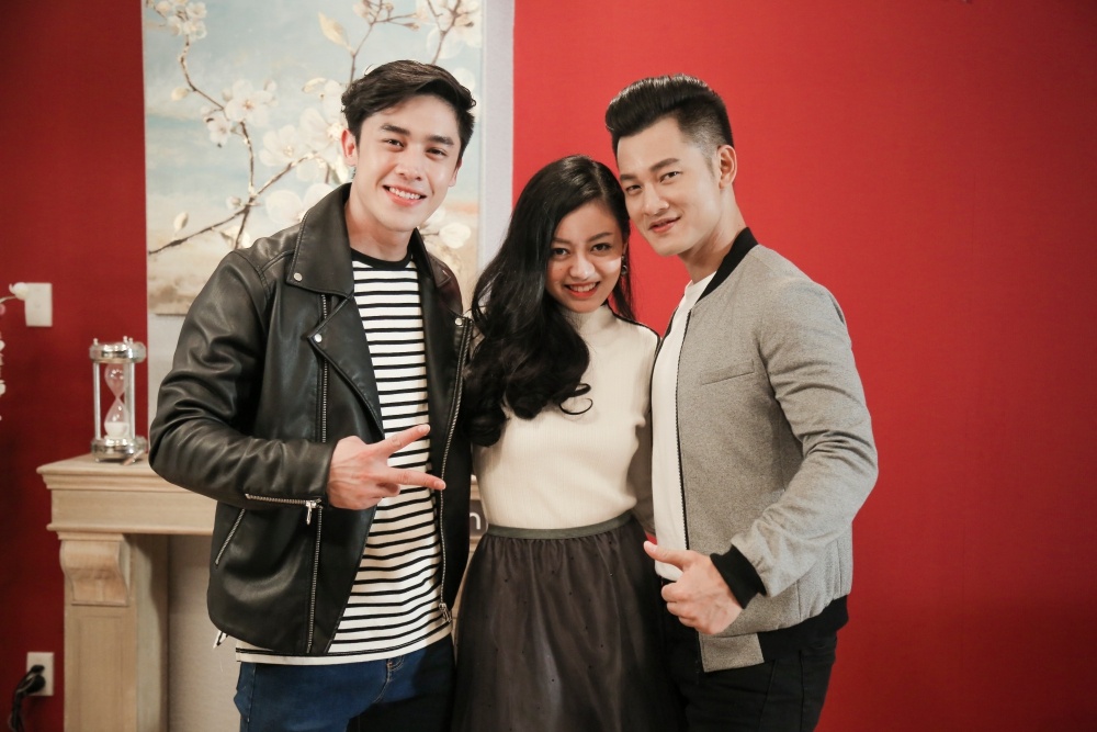 Duc Tuan tung MV gay tranh cai ve tinh dong gioi anh 1