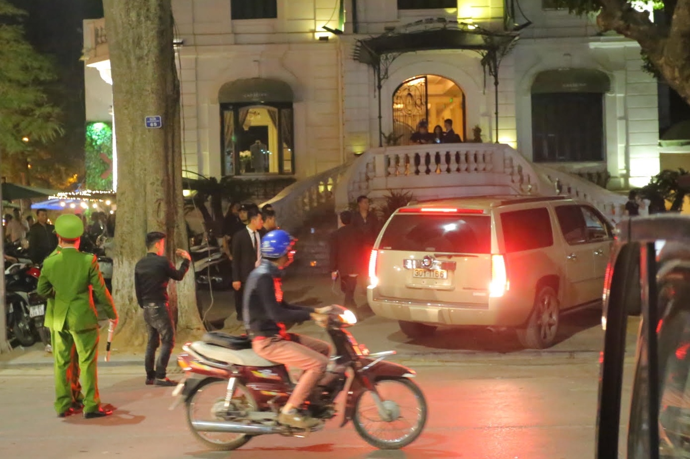 Seungri di bar o Ha Noi anh 3