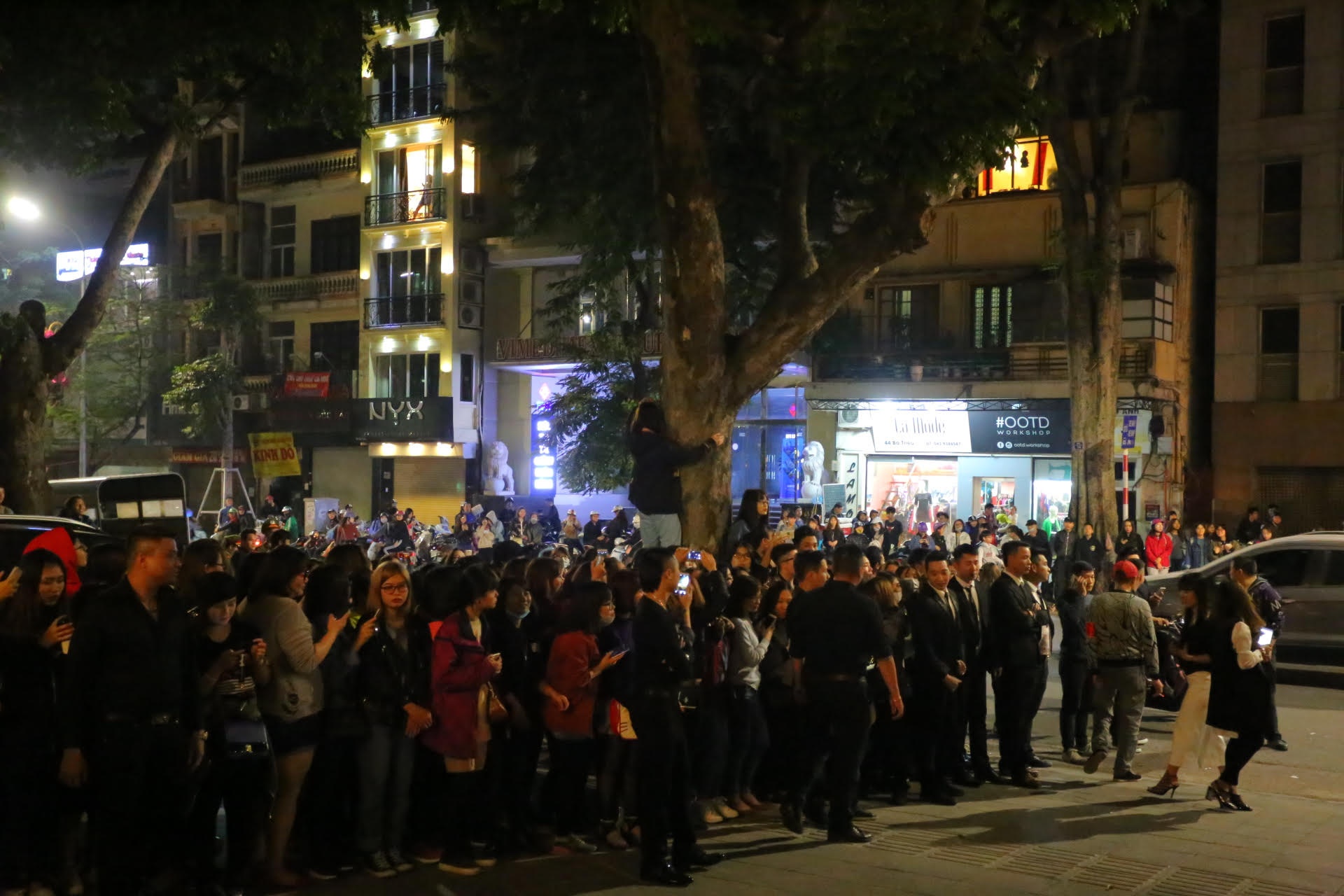 Seungri di bar o Ha Noi anh 4