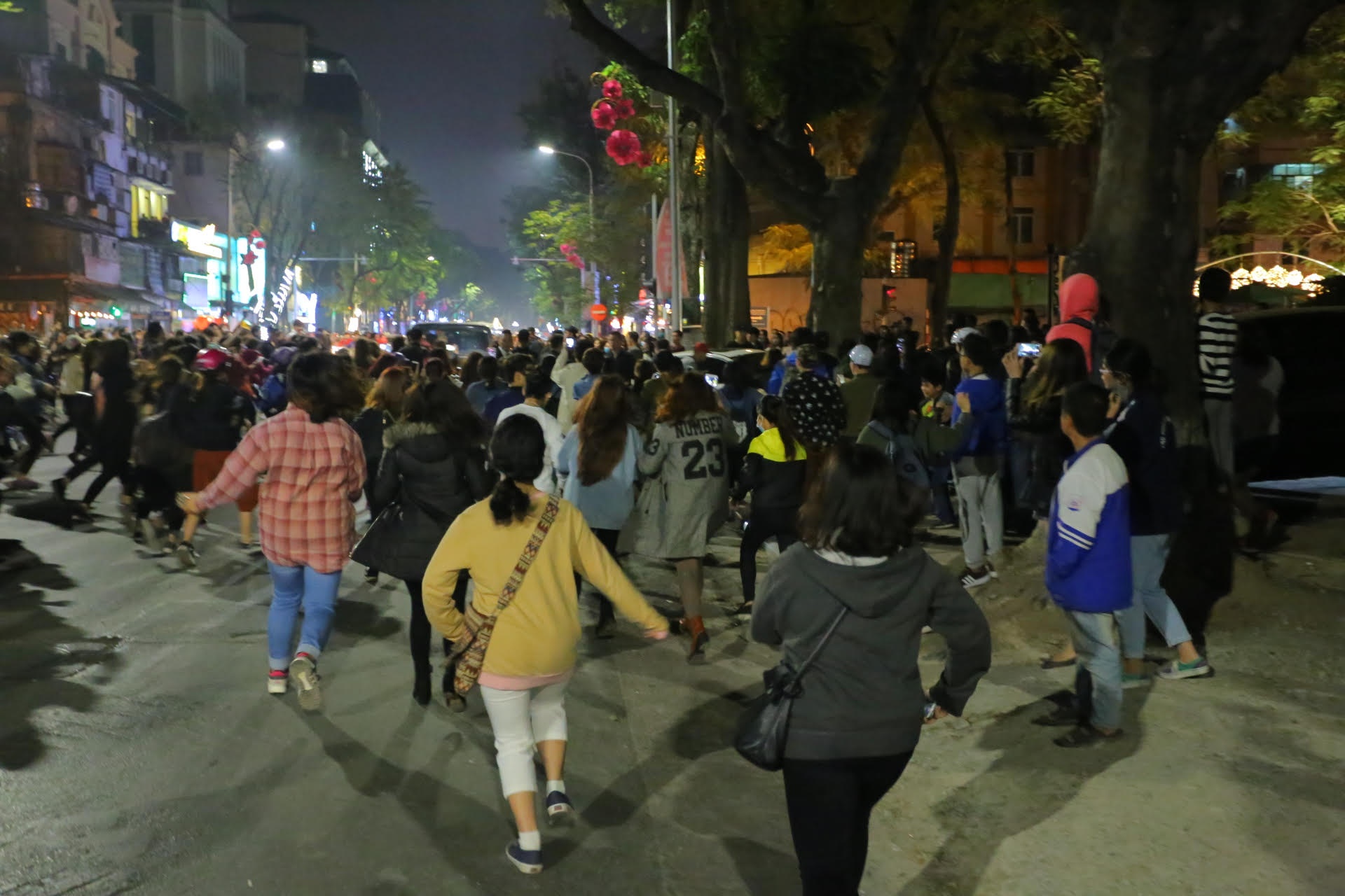 Seungri di bar o Ha Noi anh 2