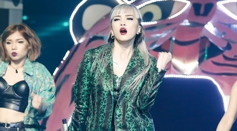 'Ban gai tin don' cua Son Tung bi che hat sai de o The Remix hinh anh