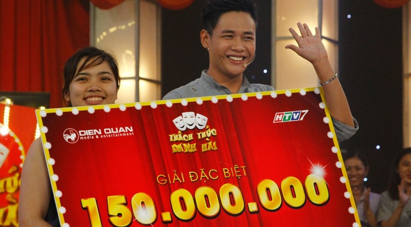 Vang tuc tren truyen hinh sao lai duoc trao giai 150 trieu? hinh anh