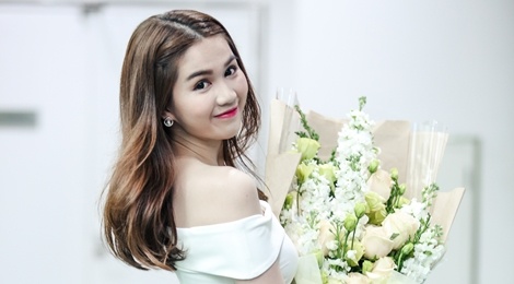 Ngoc Trinh rang ro tai su kien ra mat 'Hot boy noi loan 2' hinh anh