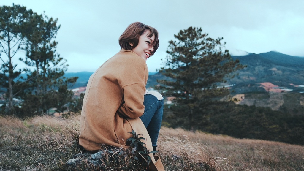 MV Em khong la duy nhat cua Toc Tien anh 2