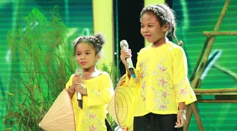 Chi em nguoi Nigeria hat dan ca khien Tran Thanh thich thu hinh anh