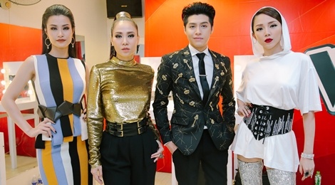 Bi che mac xau, HLV The Voice 'chuoc loi' voi hinh anh moi hinh anh