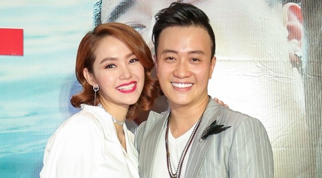 Dan sao Viet hao huc di xem 'Hot boy noi loan 2' hinh anh