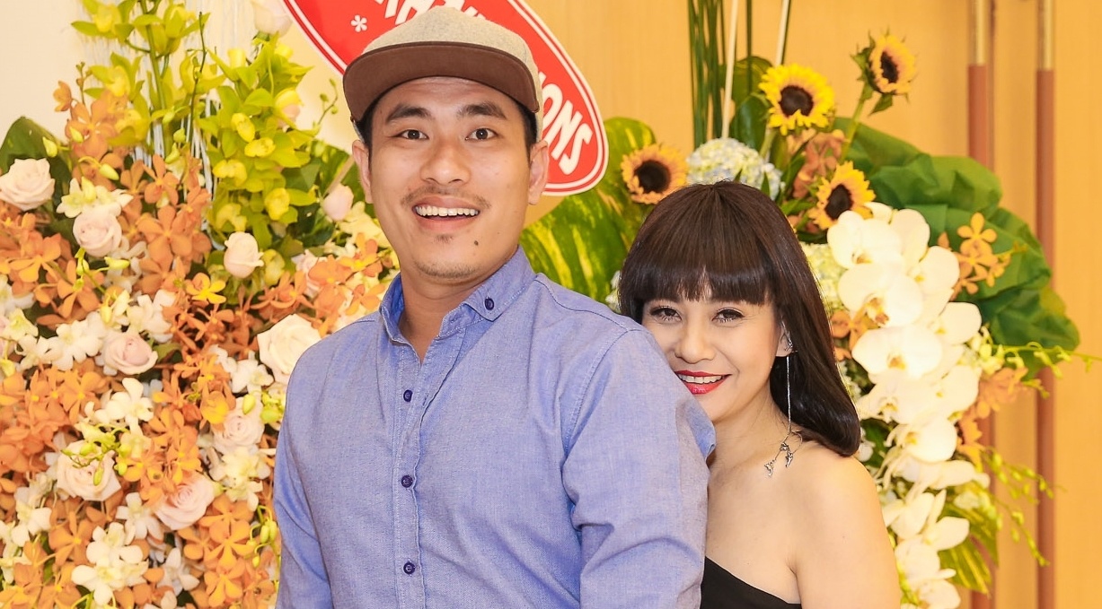 Cat Phuong va ban trai kem 8 tuoi du tiec cua Phan Dinh Tung hinh anh