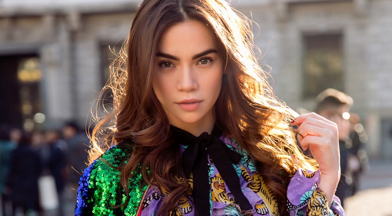 Ho Ngoc Ha sanh dieu tren duong pho chau Au hinh anh