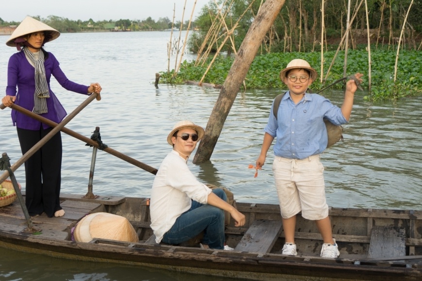 Hoàng Bách quay MV cùng con trai Tê Gíac ảnh 2 Hoang Bach quay MV cung con trai Te Giac anh 2