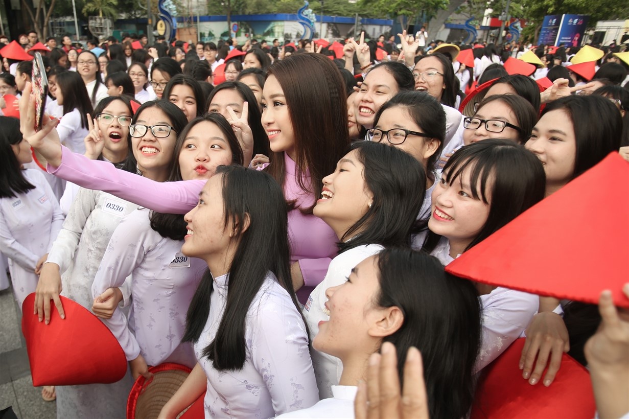 Hoa hậu Mỹ Linh Lễ hội áo dài ảnh 8 Hoa hau My Linh Le hoi ao dai anh 8