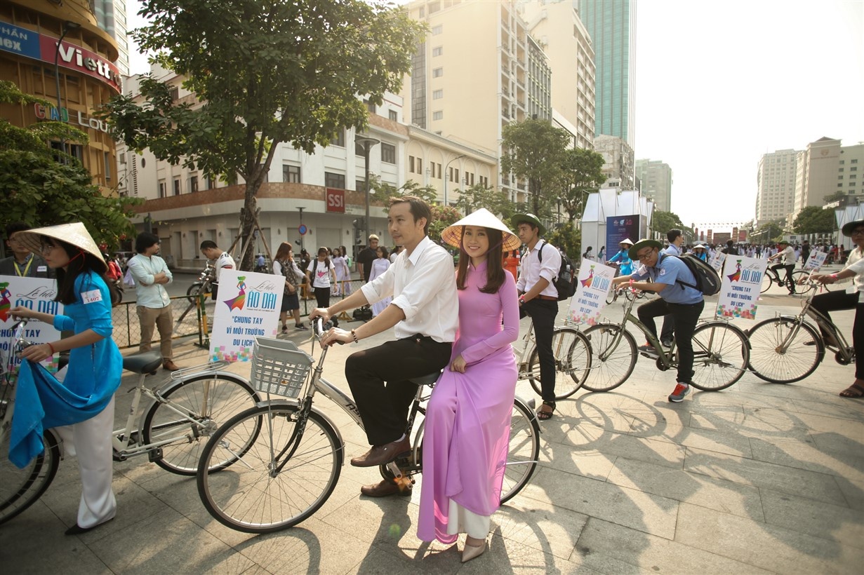 Hoa hậu Mỹ Linh Lễ hội áo dài ảnh 3 Hoa hau My Linh Le hoi ao dai anh 3