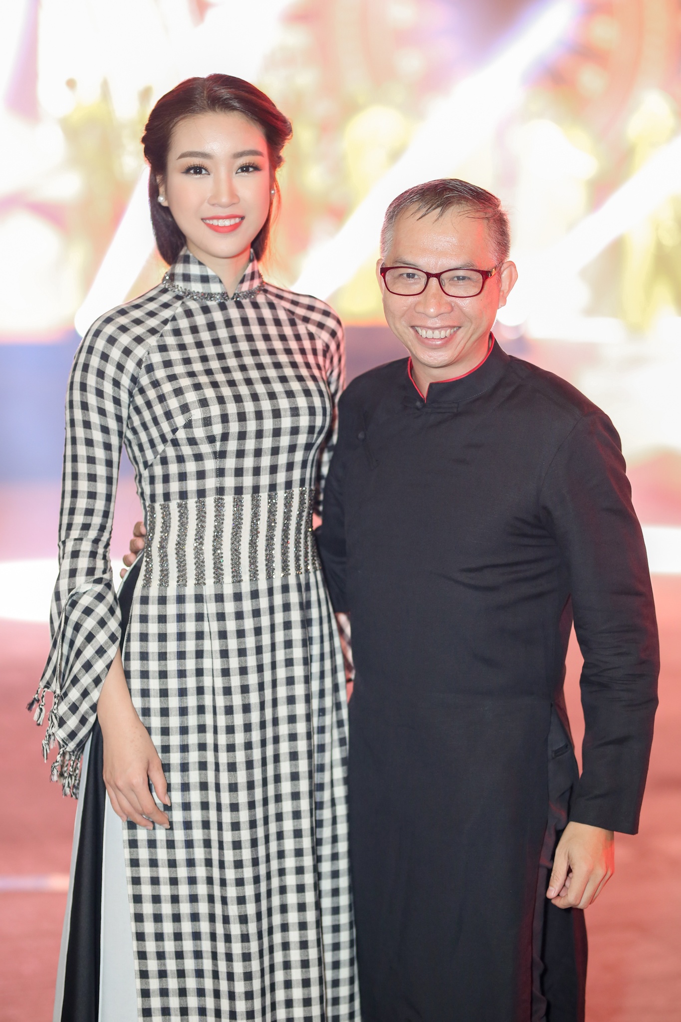 Hoa hau My Linh cham thi Duyen dang ao dai anh 7