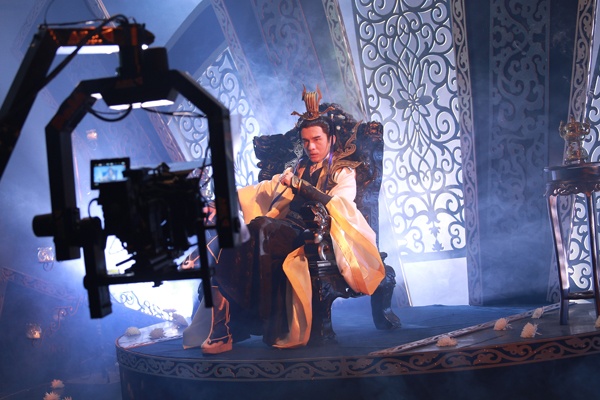 Dan Truong ra mat MV co trang Thien Tu anh 6