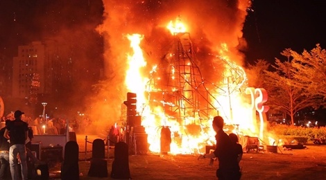 San khau 'Kong: Skull Island' chay do vu cong mua lua hinh anh