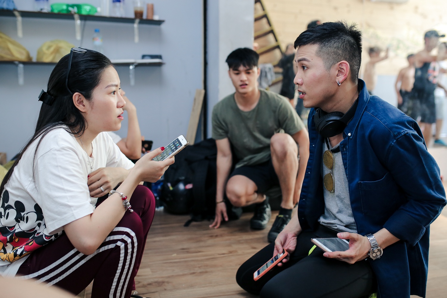 Lam Vinh Hai lan dau cham mat vo cu giua on ao tinh cam hinh anh