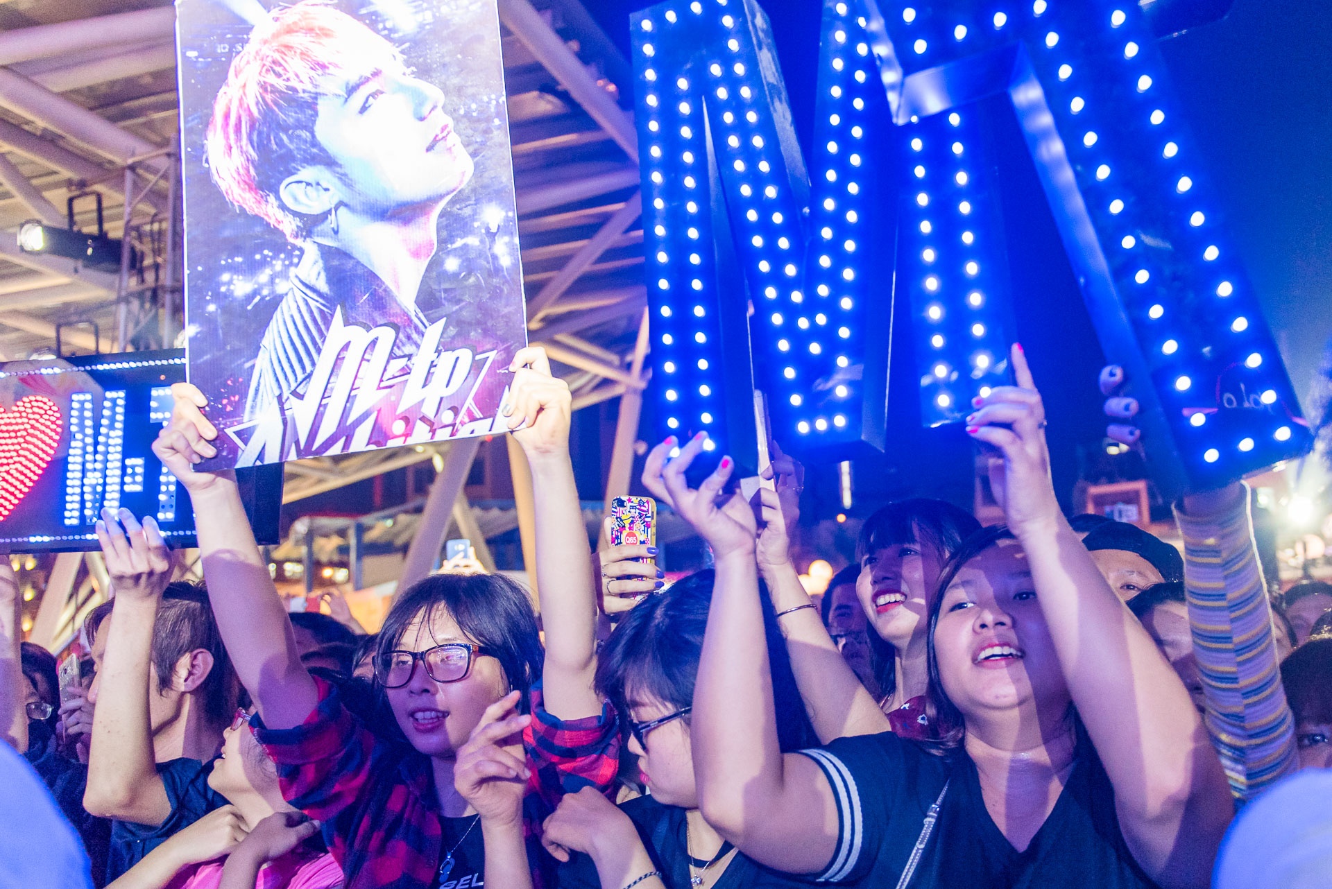 Sơn Tùng diễn ở sự kiện ảnh 8 Son Tung dien o su kien anh 8