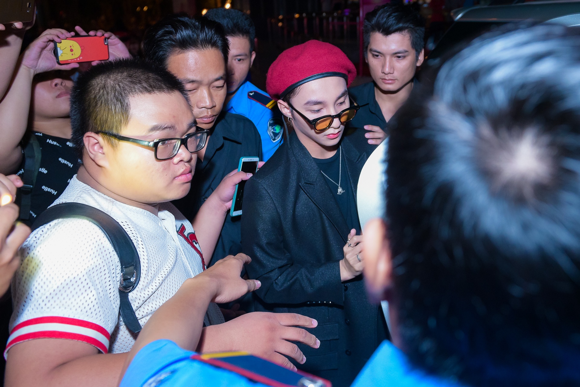 Sơn Tùng diễn ở sự kiện ảnh 2 Son Tung dien o su kien anh 2