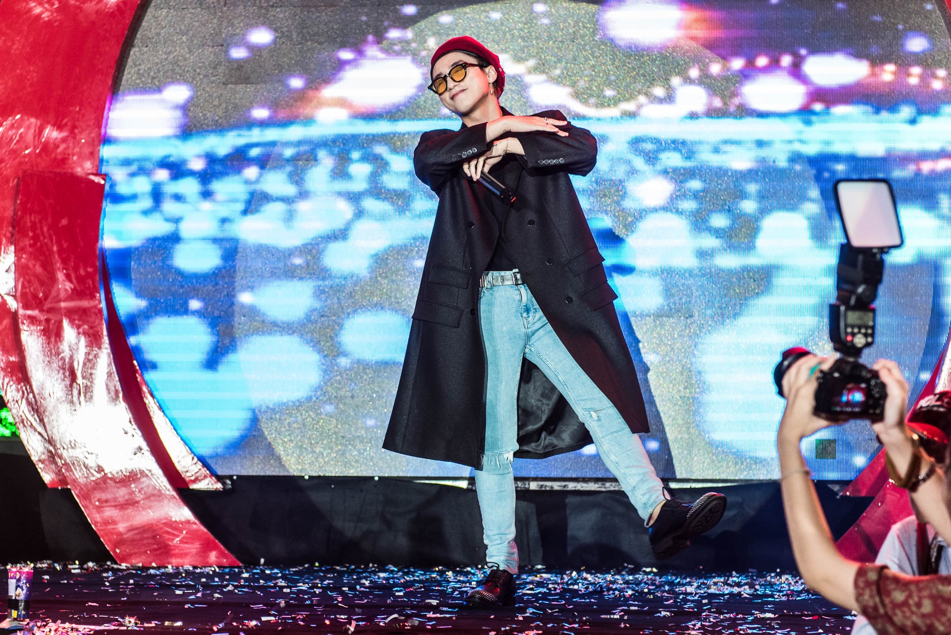 Sơn Tùng diễn ở sự kiện ảnh 5 Son Tung dien o su kien anh 5