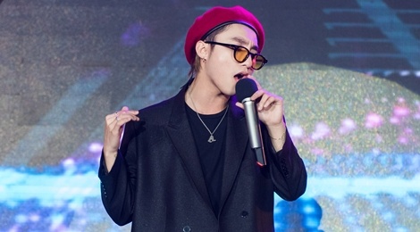 Son Tung M-TP la ca si Viet dau tien to chuc hop fan o Han Quoc hinh anh