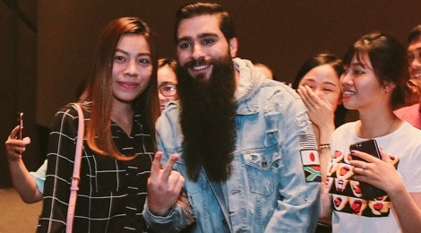 Fan Viet thich thu khi dao dien 'Kong: Skull Island' bat ngo xuat hien hinh anh