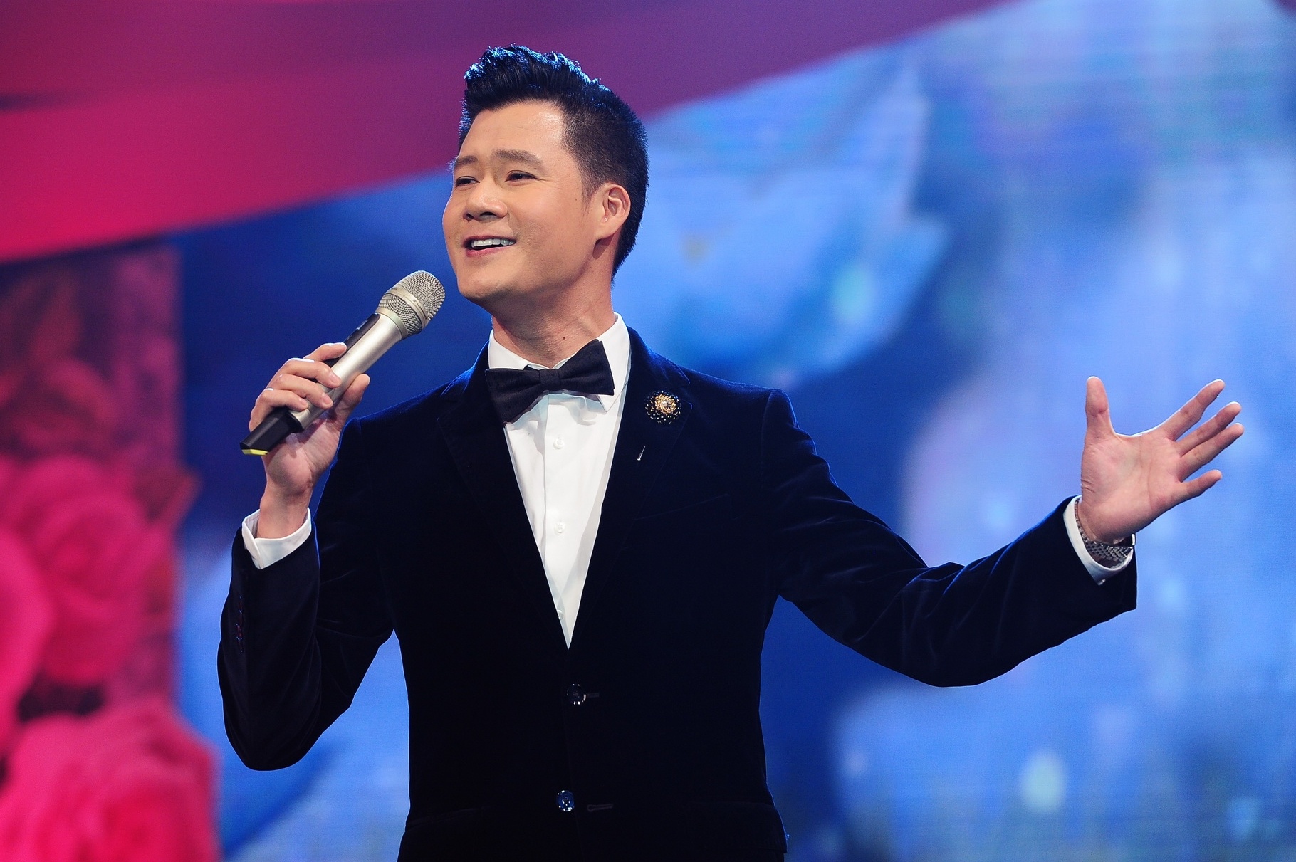 Ly Hai Minh Ha lam MC Thay loi muon noi anh 8