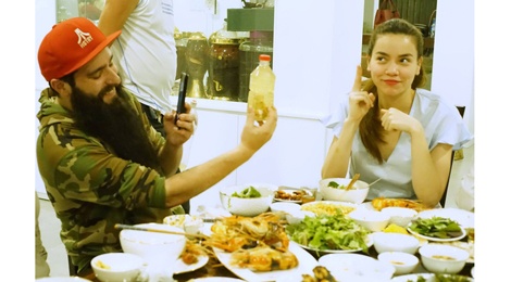 Dao dien 'Kong' an toi tai nha rieng cua Ho Ngoc Ha hinh anh