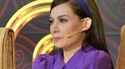 Phi Nhung len tieng khi lien tuc bi Hoai Linh 'chinh' tren ghe nong hinh anh