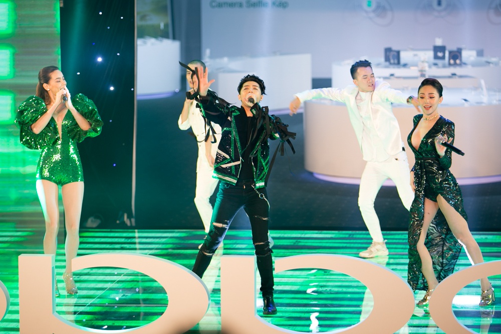 Ho Ngoc Ha,  Toc Tien,  Noo Phuoc Thinh di su kien anh 9