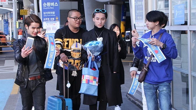 Fan meeting Son Tung tai Han Quoc anh 2