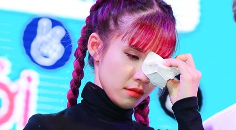 Khoi My bat khoc tuyen bo khong ngai bi gan biet danh 'ca si hoi cho' hinh anh