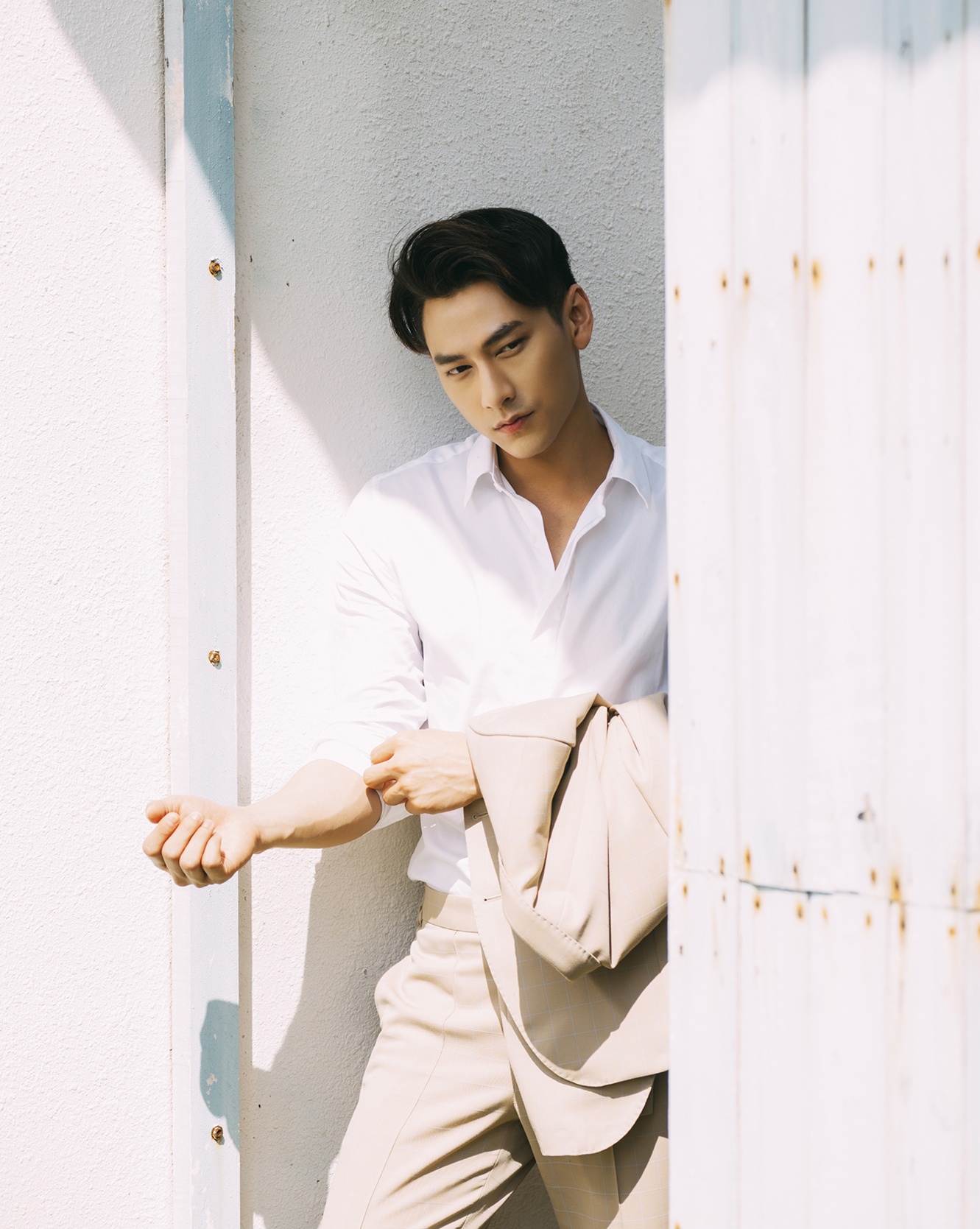 MV moi cua Isaac anh 3