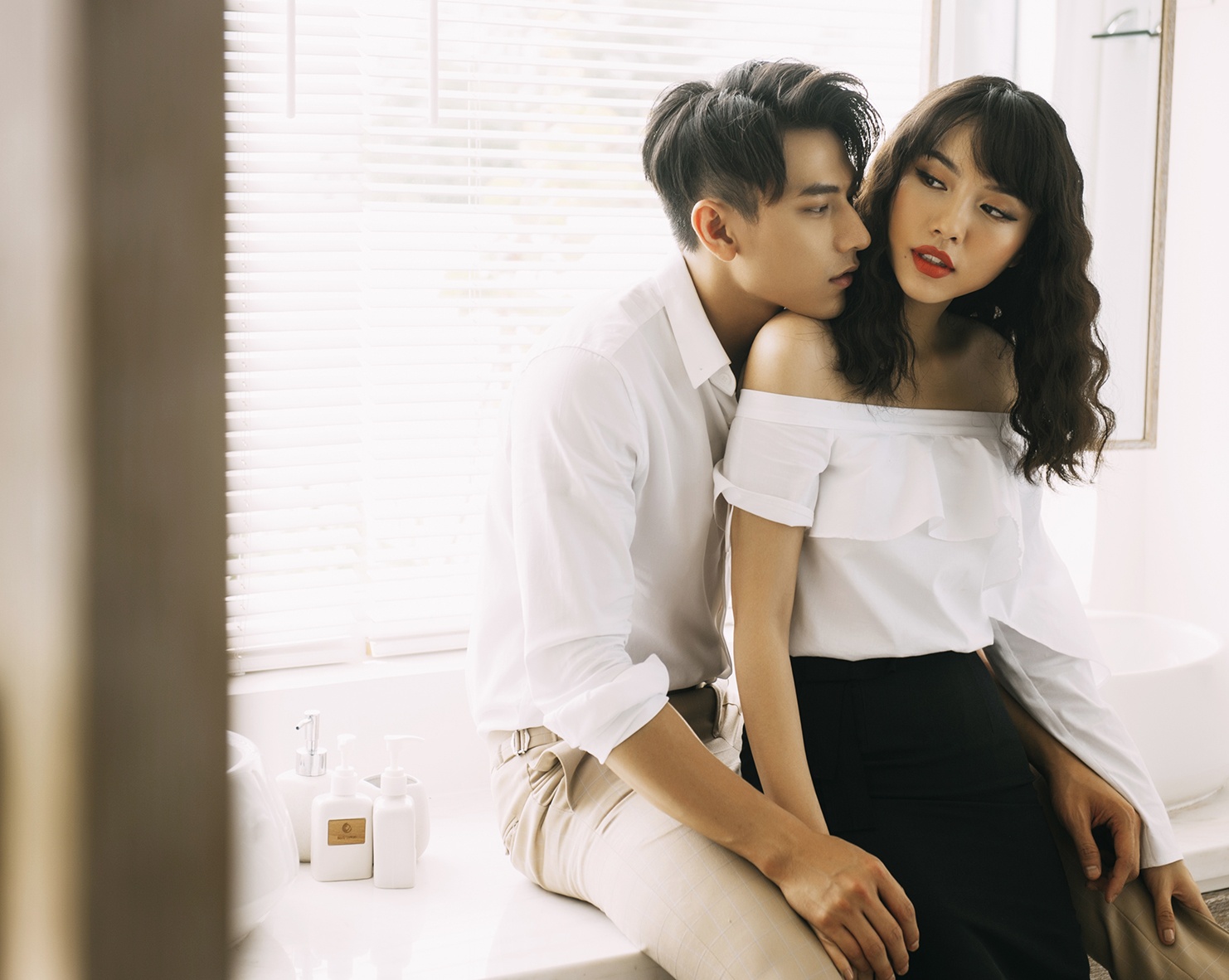 MV moi cua Isaac anh 4